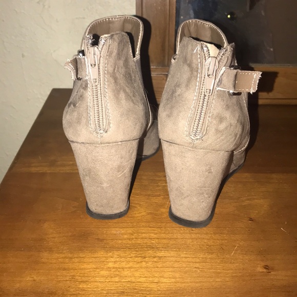 Wedges - Picture 3 of 3